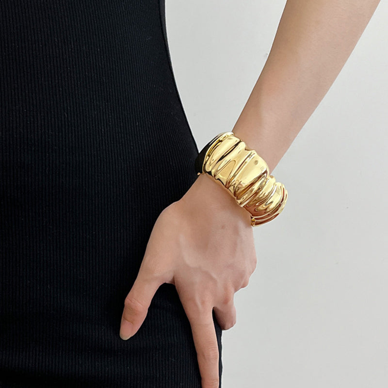 Crater Chunky Bangle